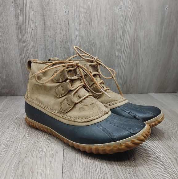 Sorel Out N‎ About Leather Snow Boot Ankle Duck Bootie Tan Black NL2133 Rain 9 - Picture 1 of 11